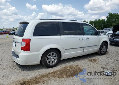 2011 Chrysler Town & Country Touring z USA, uszkodzony, nr VIN 2A4RR5DG9BR666388